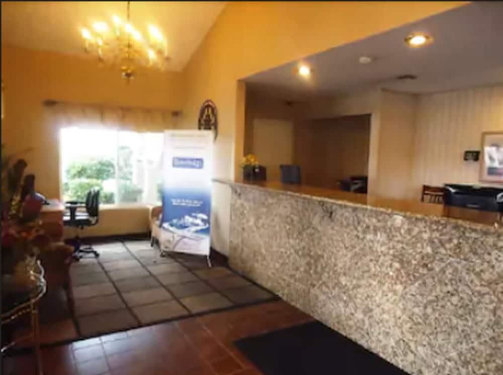 Travelodge By Wyndham Hemet Ca Interieur foto