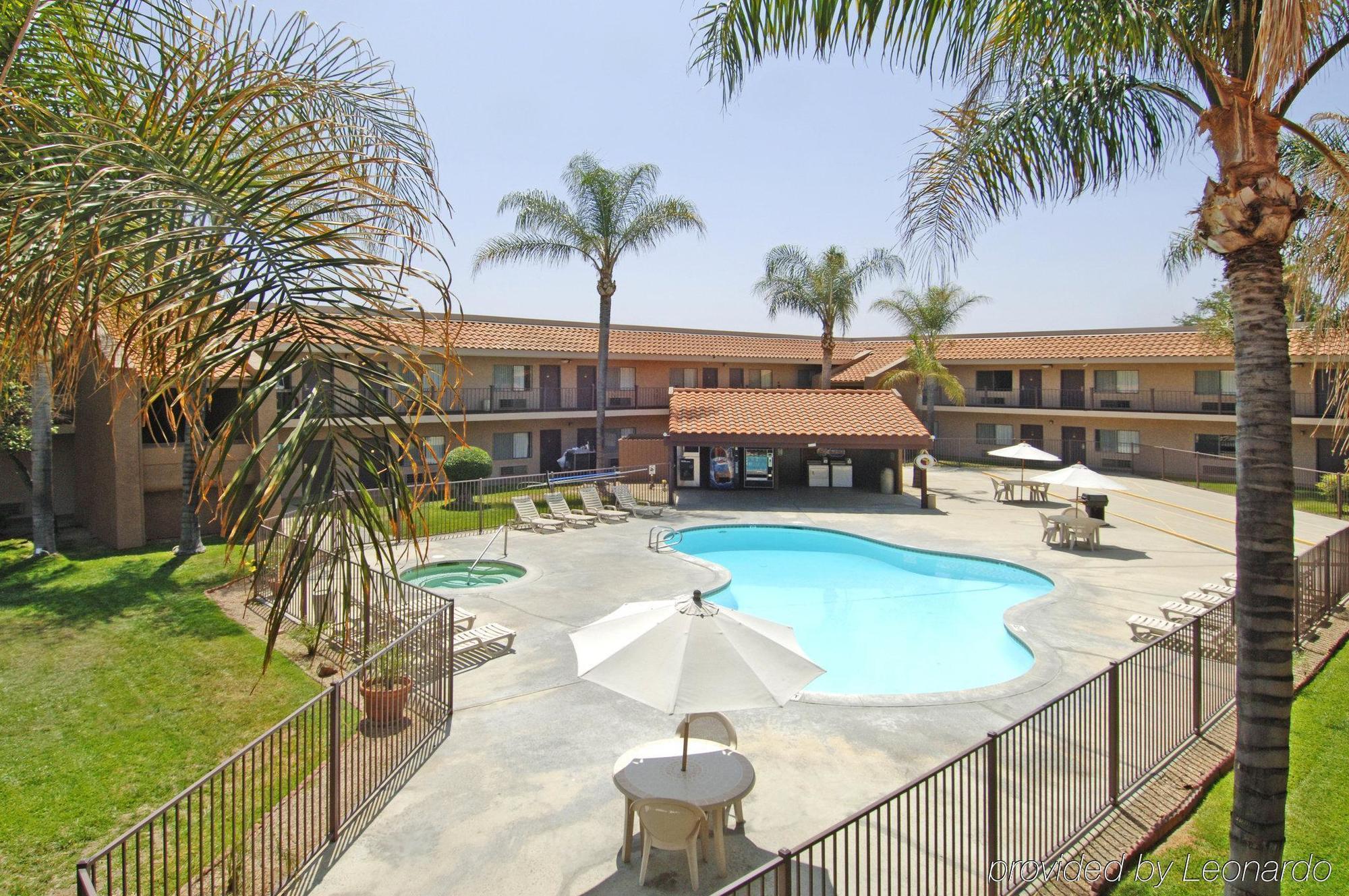 Travelodge By Wyndham Hemet Ca Buitenkant foto